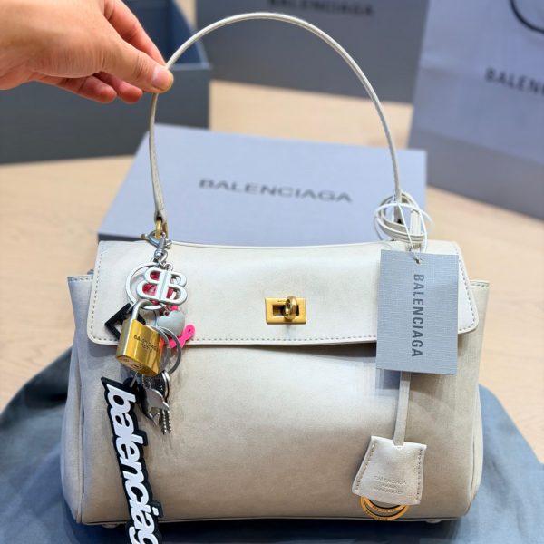 顶级原单 金扣 p305 p295 Balenciaga Rodeo Bag 黑色款​​，黑色小牛皮，弧形翻盖包型 +