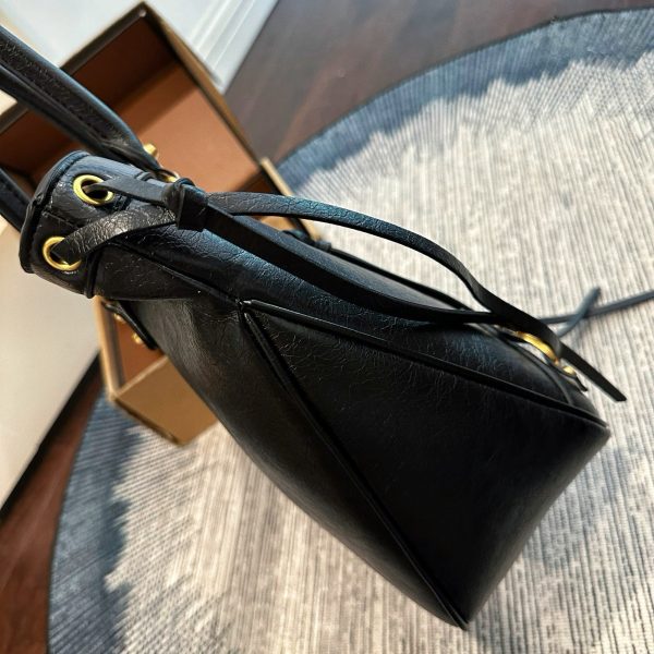 ￼ p215 Balenciaga购物袋 巴黎世家机车包 仙女的背包 完完全全 被迷上啦 仿佛进入仙境般 是每个可爱的小