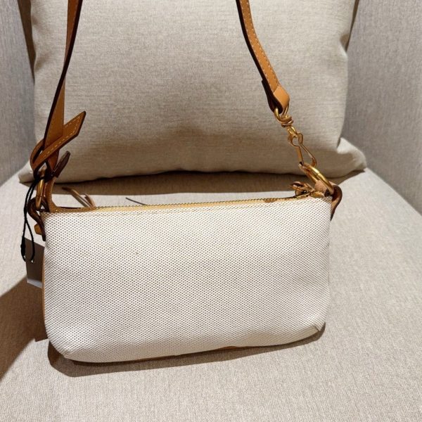 245 巴黎世家Balenciaga 机车拼色腋下包，肩带可调节，腋下or斜挎都OK！ 尺寸23×12 礼盒包装2004